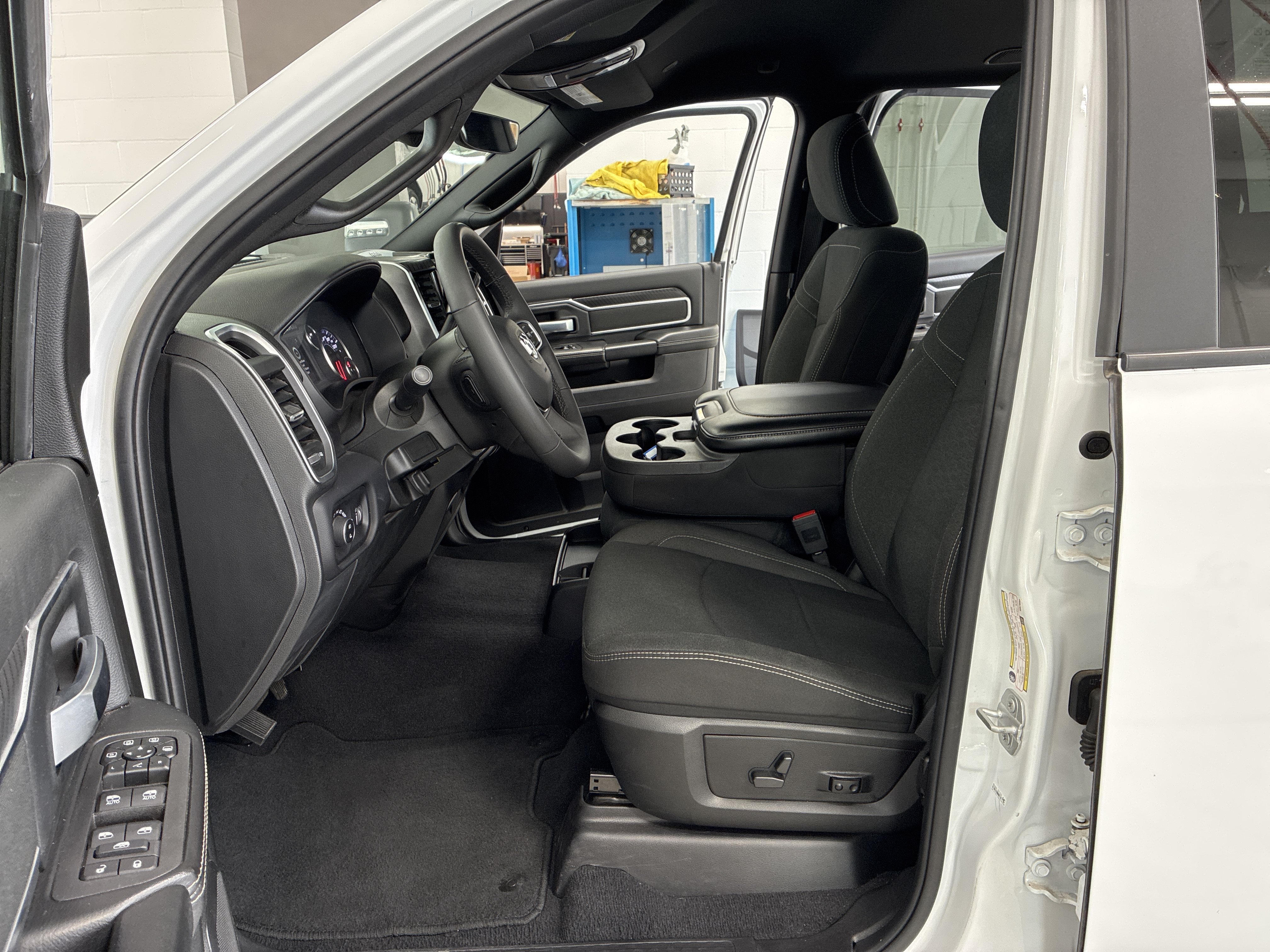 Certified 2025 RAM 2500 Big Horn AWD/4WD image 16