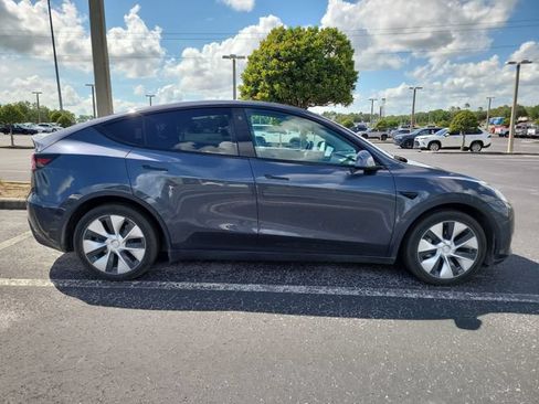 Used 2021 Tesla Model Y Long Range AWD/4WD image 8