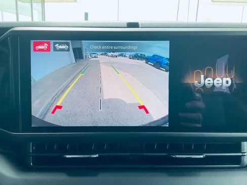New 2025 Jeep Wrangler Unlimited Sahara w/ Technology Group AWD/4WD image 29