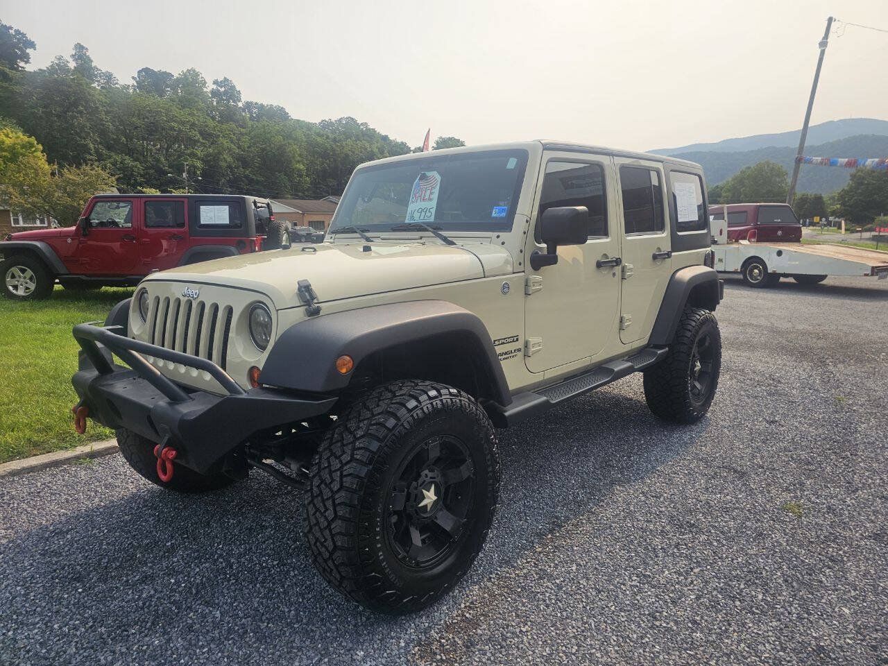 Used 2012 Jeep Wrangler Unlimited Sport AWD/4WD image 2