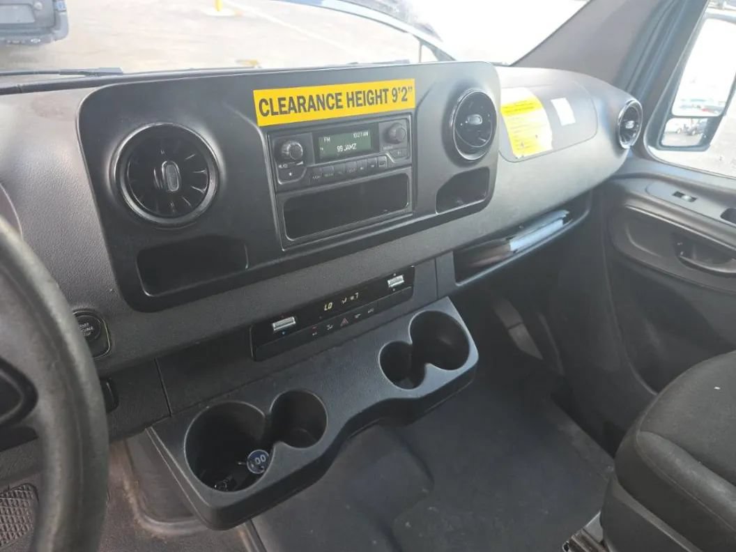 Used 2019 Mercedes-Benz Sprinter 144 image 8
