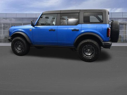 New 2025 Ford Bronco Badlands w/ Sasquatch Package AWD/4WD image 2
