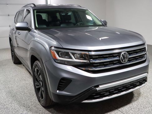 Used 2022 Volkswagen Atlas SE w/ Black Wheel Package image 5