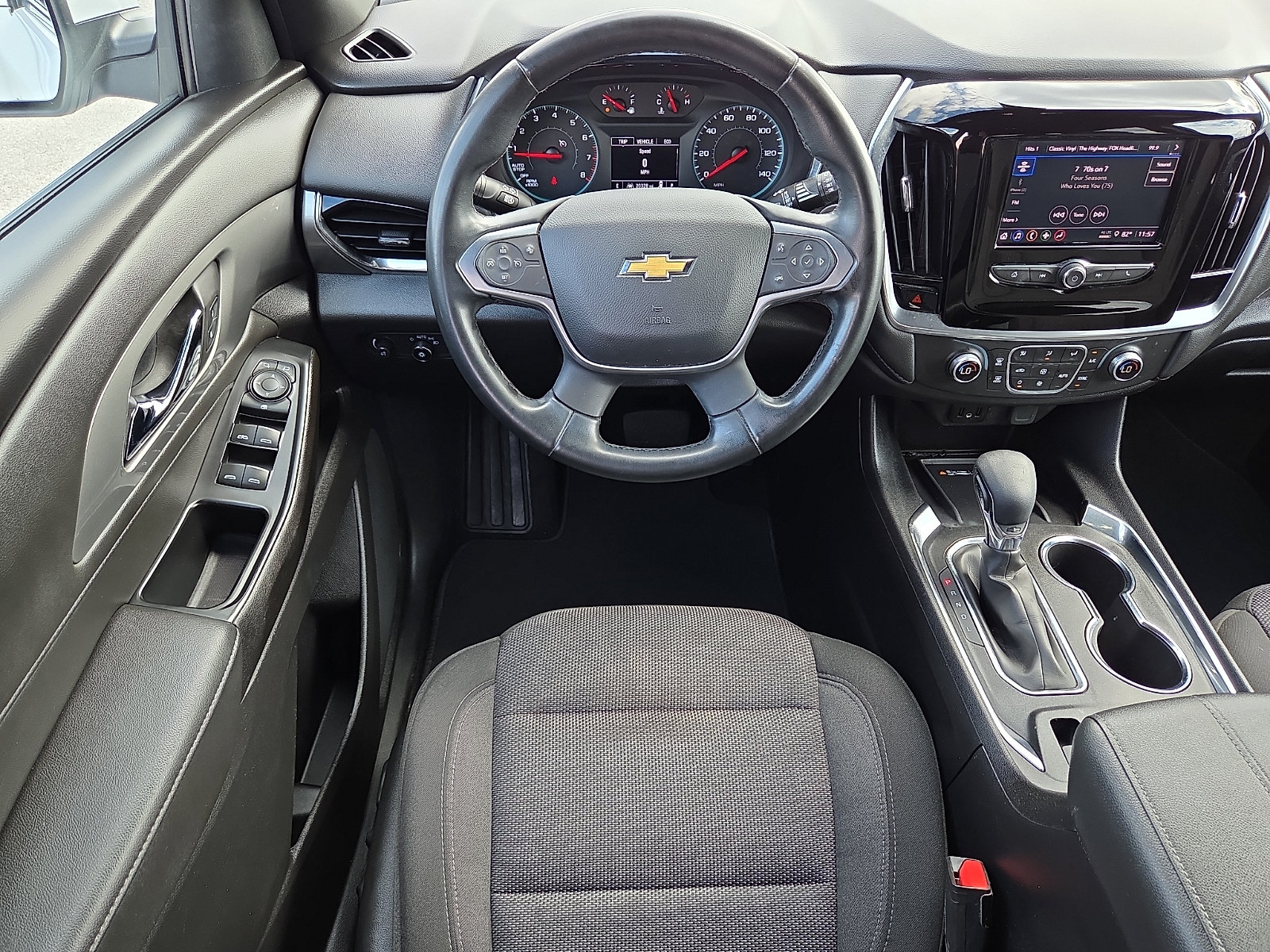 Used 2023 Chevrolet Traverse LT FWD image 13