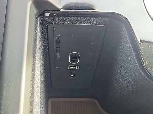 New 2025 Volvo XC60 T8 Plus w/ Climate Package image 8