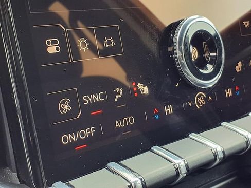 Used 2025 GMC Acadia Elevation image 5