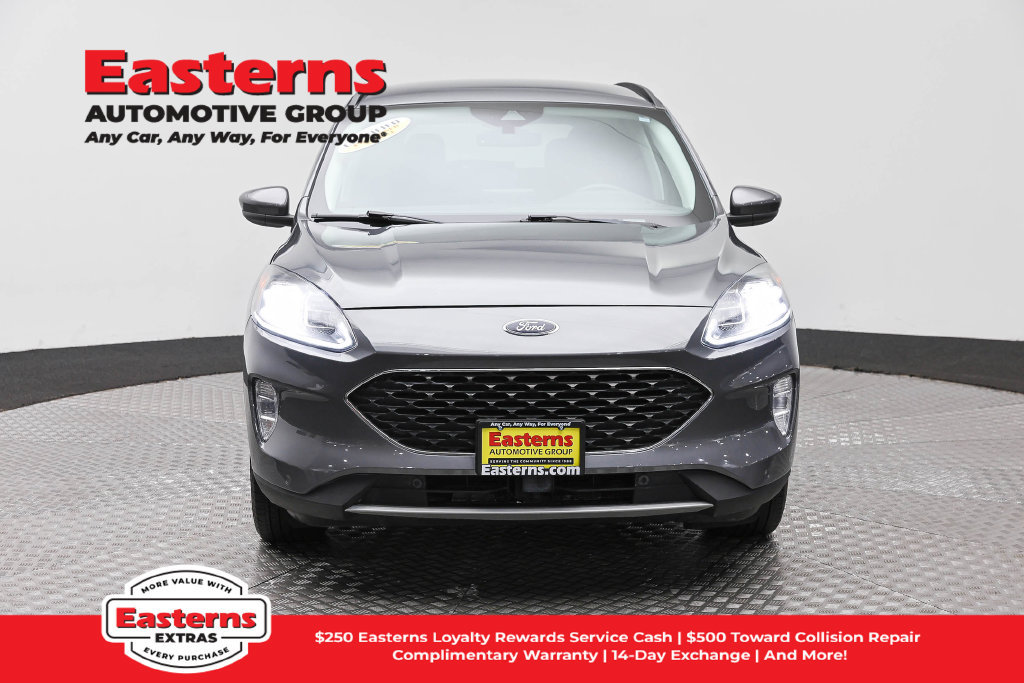 Used 2021 Ford Escape Titanium AWD/4WD image 3