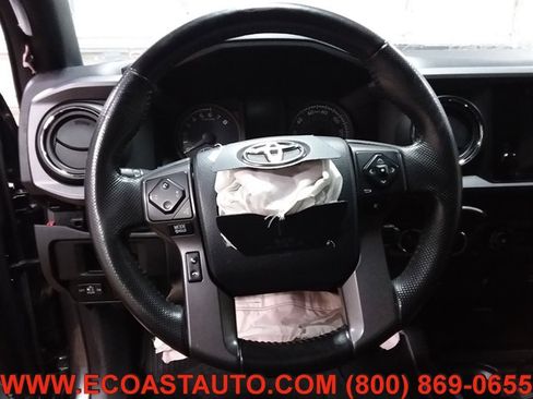 Used 2016 Toyota Tacoma TRD Sport w/ Towing Package AWD/4WD image 11