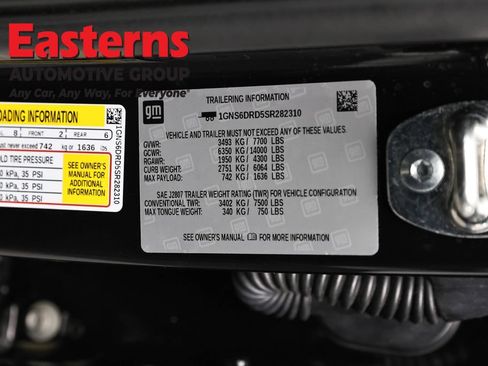 Used 2025 Chevrolet Suburban Z71 AWD/4WD image 37