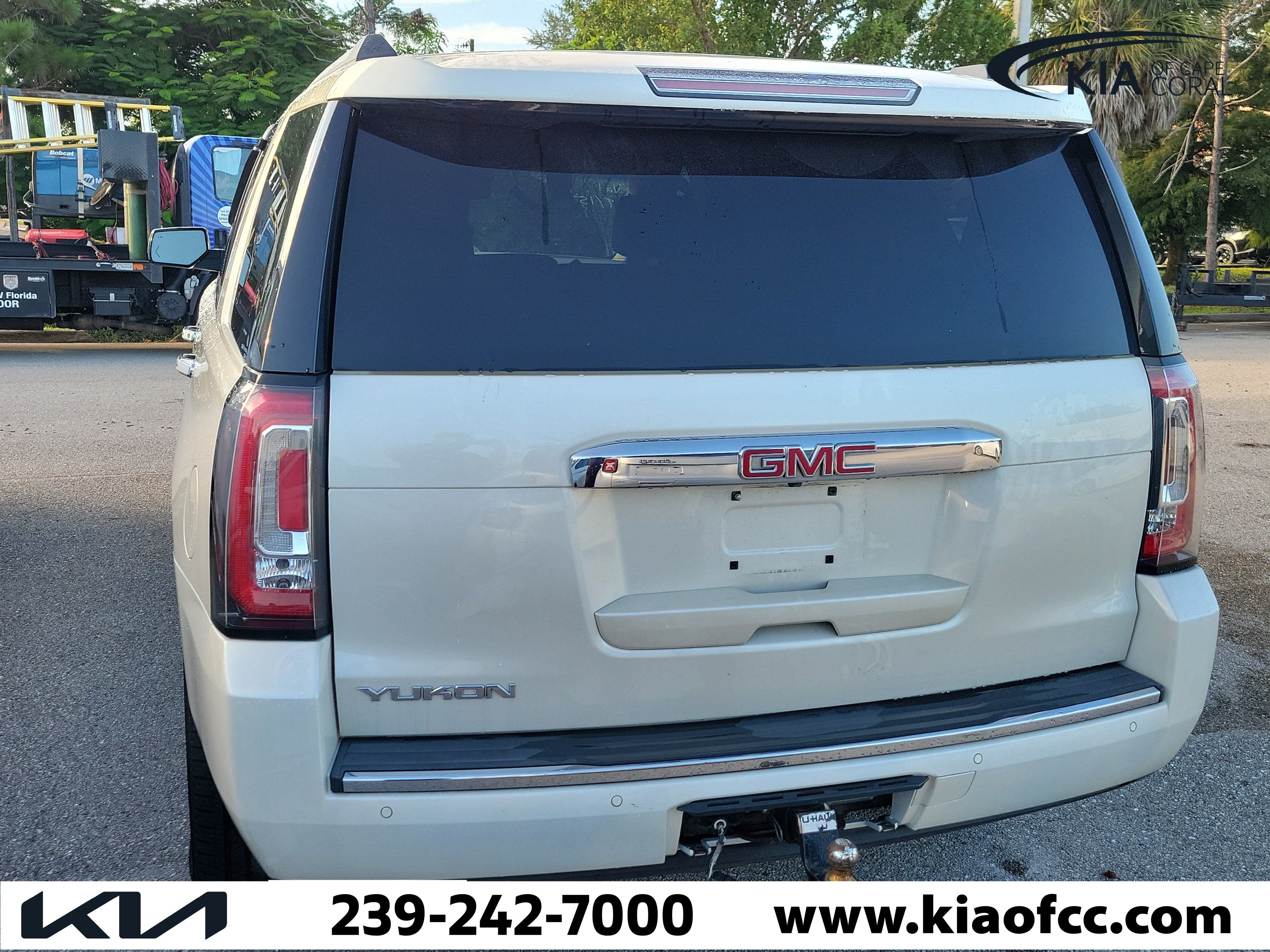 Used 2015 GMC Yukon Denali w/ Touring Package AWD/4WD image 5
