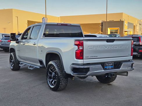 Used 2022 Chevrolet Silverado 2500 LT w/ Convenience Package image 3