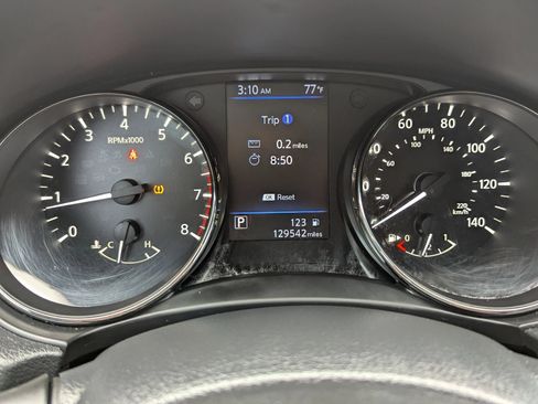 Used 2019 Nissan Rogue SV FWD image 23