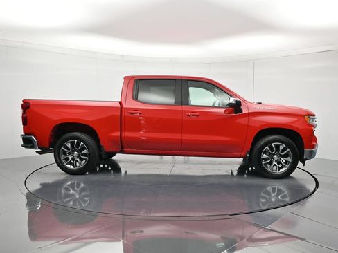 Used 2022 Chevrolet Silverado 1500 LT AWD/4WD image 4