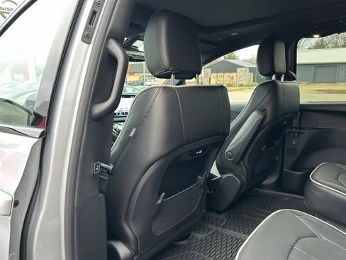 New 2026 Chrysler Pacifica Limited w/ S Appearance Package image 21