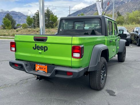 Used 2025 Jeep Gladiator Sport AWD/4WD image 8