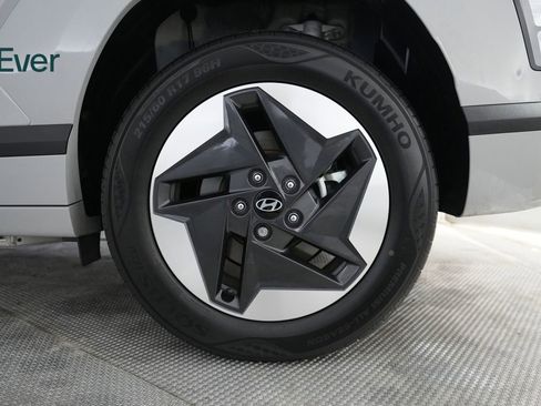 Used 2024 Hyundai Kona SEL FWD image 9
