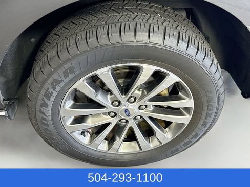 Used 2018 Ford Expedition Limited w/ Equipment Group 301A RWD image 36