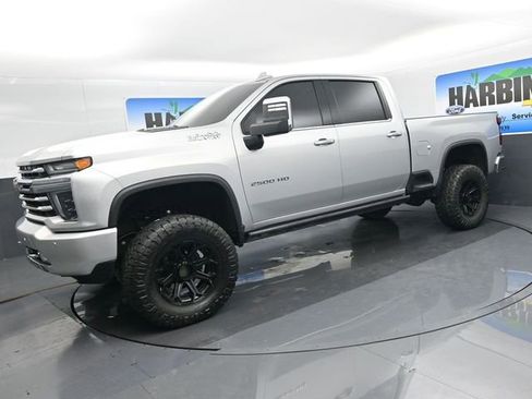 Used 2022 Chevrolet Silverado 2500 High Country w/ Technology Package image 1