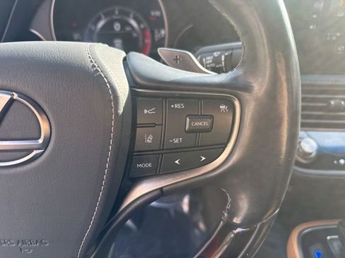 Used 2021 Lexus LS 500 w/ Interior Upgrade Package image 19