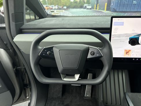 Used 2024 Tesla Cybertruck Cyberbeast AWD/4WD image 20