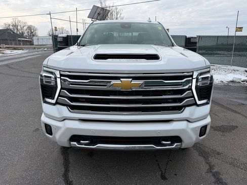 Used 2025 Chevrolet Silverado 2500 High Country w/ Technology Package image 3