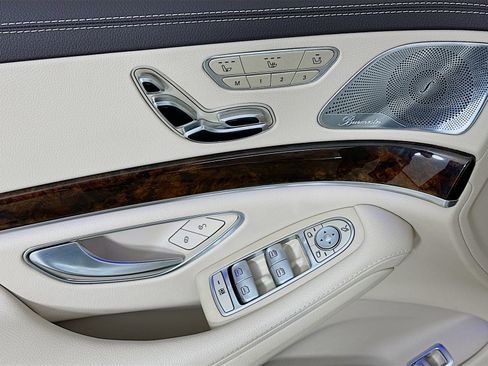 Used 2016 Mercedes-Benz S 550 4MATIC Sedan image 17