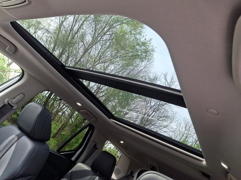 Used 2023 Honda Pilot Touring image 15