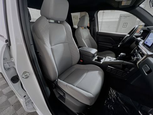 Used 2024 Toyota Tacoma SR5 image 31