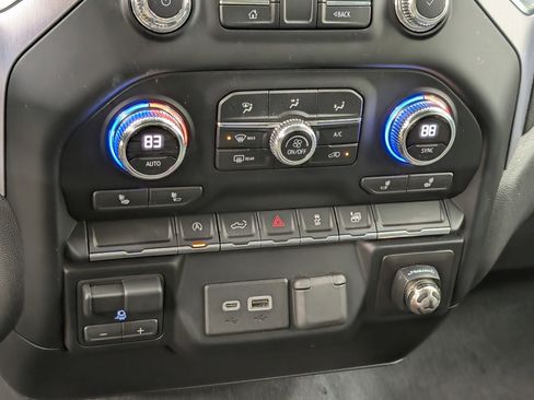 Used 2019 GMC Sierra 1500 SLE w/ SLE Value Package image 19