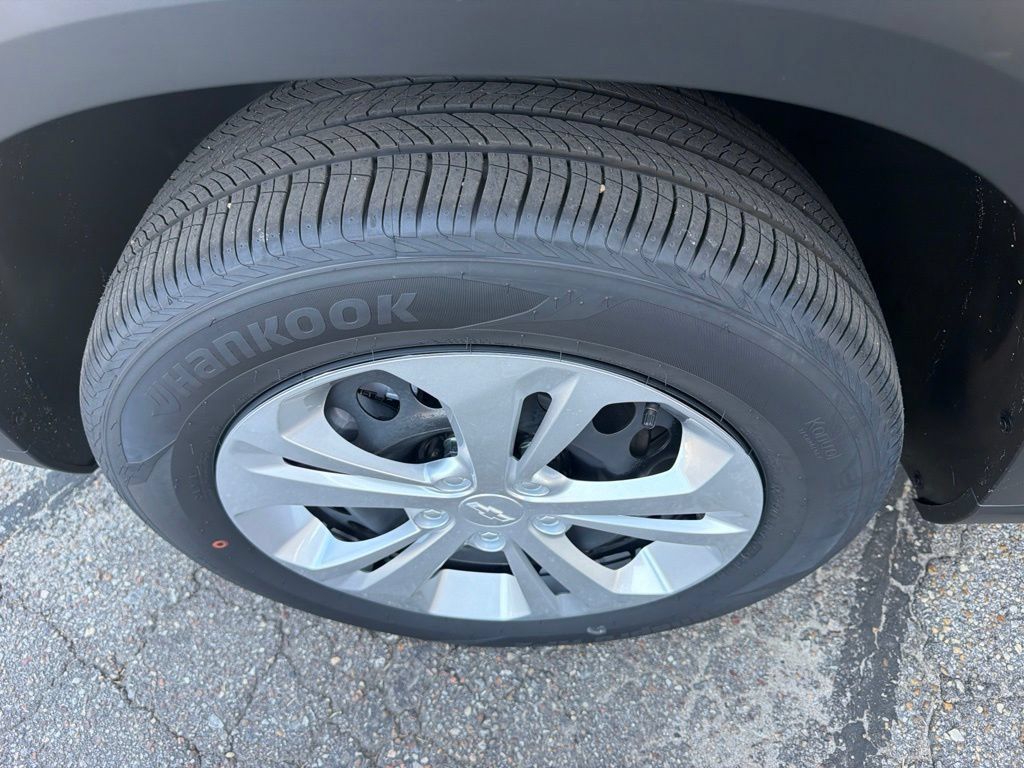 New 2026 Chevrolet Trax LS FWD image 9