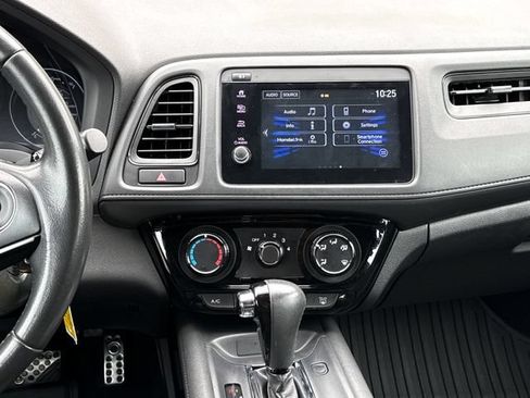 Used 2019 Honda HR-V Sport image 10