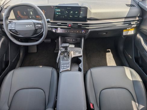 New 2026 Kia Sportage EX FWD image 5