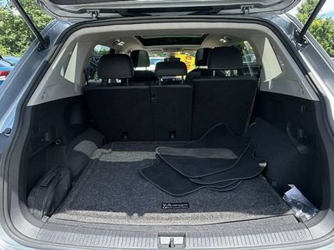 Used 2023 Volkswagen Tiguan SE w/ Panoramic Sunroof Package AWD/4WD image 15