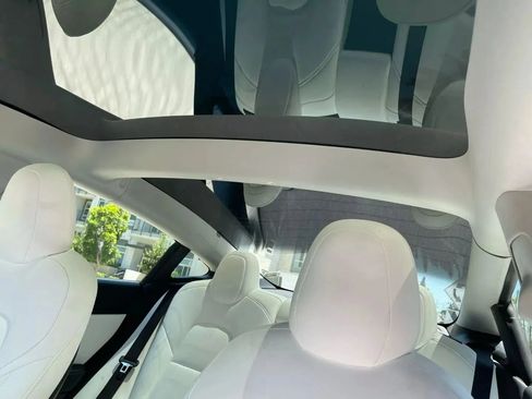 Used 2023 Tesla Model 3 Standard Range RWD image 12