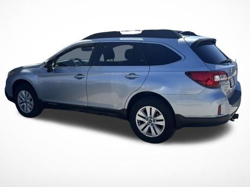 Used 2017 Subaru Outback 2.5i Premium AWD/4WD image 4