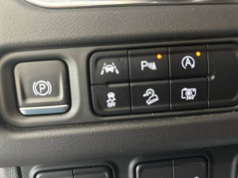 Used 2023 Chevrolet Tahoe Z71 w/ Off-Road Capability Package image 25