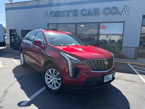 Used 2019 Cadillac XT4 Luxury FWD image 2