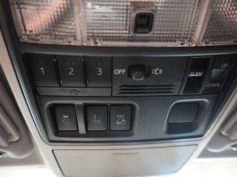 Used 2017 Toyota 4Runner SR5 Premium image 14