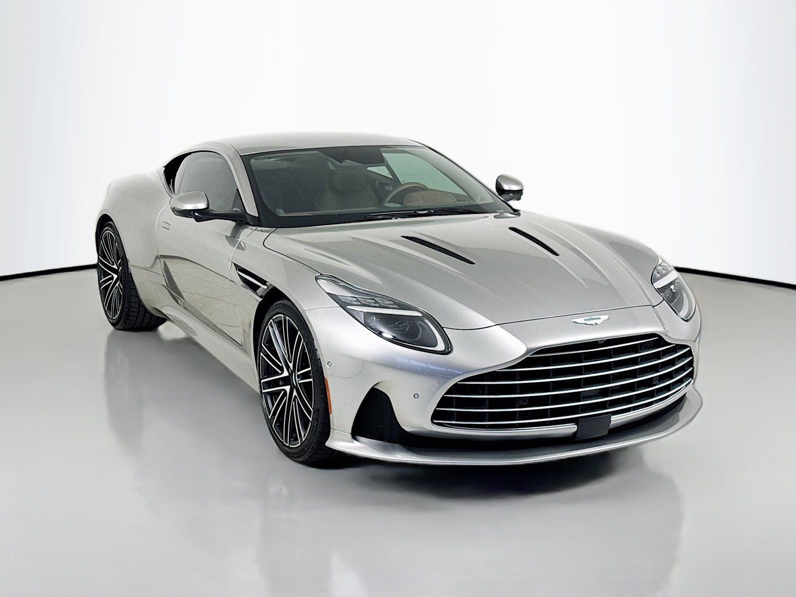 Used 2024 Aston Martin DB12 Coupe RWD image 1