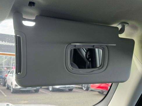 Used 2023 Jeep Renegade Latitude image 28