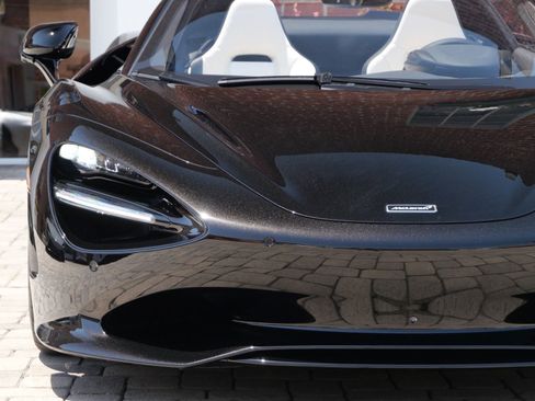 Used 2024 McLaren 750S Spider image 6