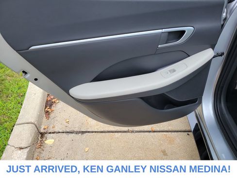 Used 2025 Hyundai Sonata SEL FWD image 16