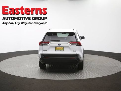Used 2022 Toyota RAV4 XLE AWD/4WD image 36