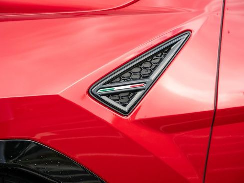 Used 2023 Lamborghini Urus S AWD/4WD image 25