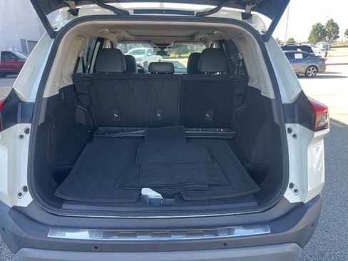 Used 2023 Nissan Rogue SV w/ SV Premium B Package image 26