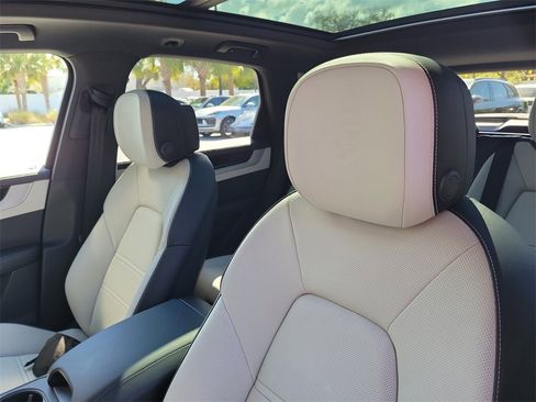 New 2026 Porsche Cayenne image 6