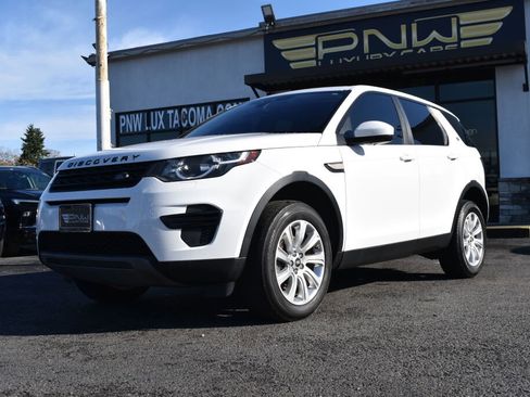 Used 2018 Land Rover Discovery Sport SE image 5