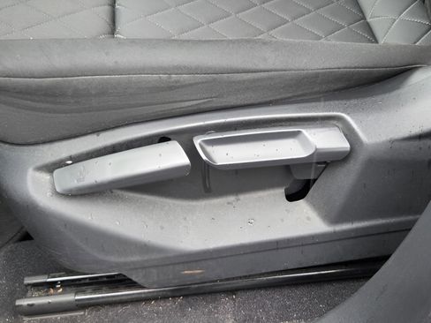 Used 2019 Volkswagen Atlas S FWD image 14