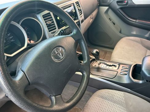 Used 2006 Toyota 4Runner SR5 RWD image 12
