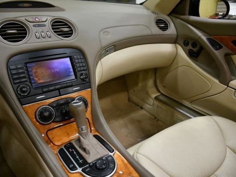Used 2008 Mercedes-Benz SL 550 w/ P1 Pkg image 38